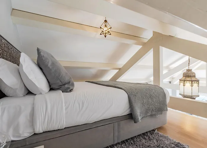 Lighthouse By Da'home * Porto