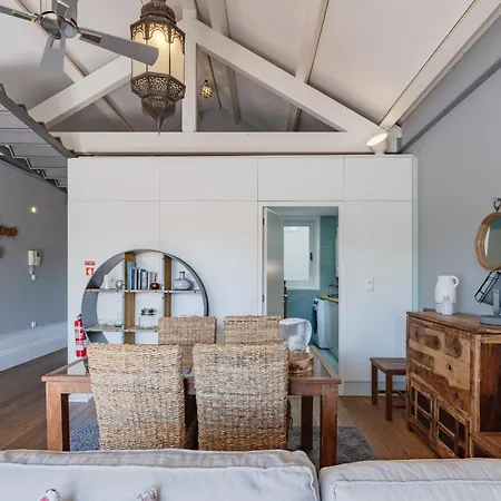 Lighthouse By Da'home