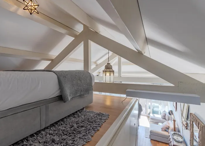 Lighthouse By Da'home * Porto