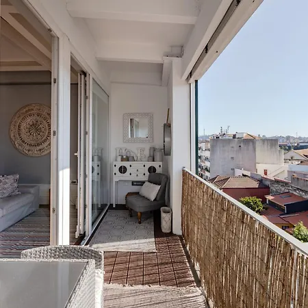 Lighthouse By Da'home Oporto