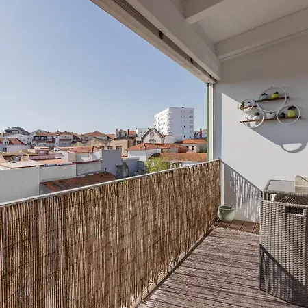 Lighthouse By Da'home