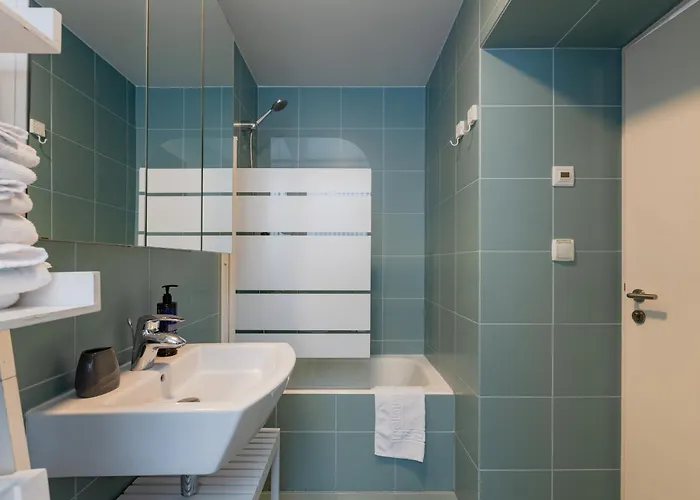 Lighthouse By Da'home *